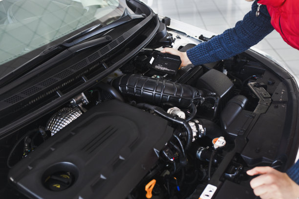 汽车故障控制打开发动机罩图片下载