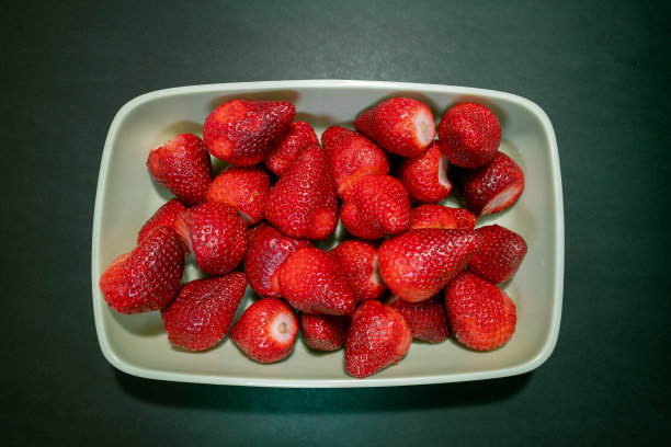 一碗草莓图片下载