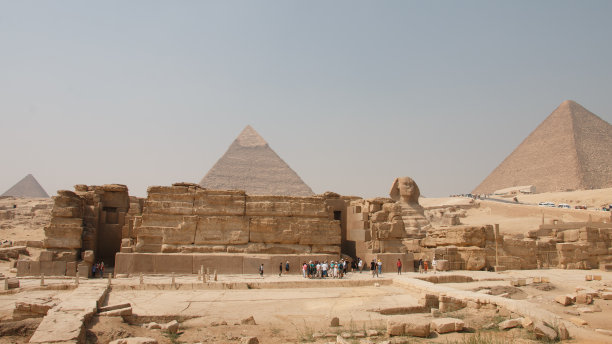 吉萨金字塔和狮身人面像图片下载