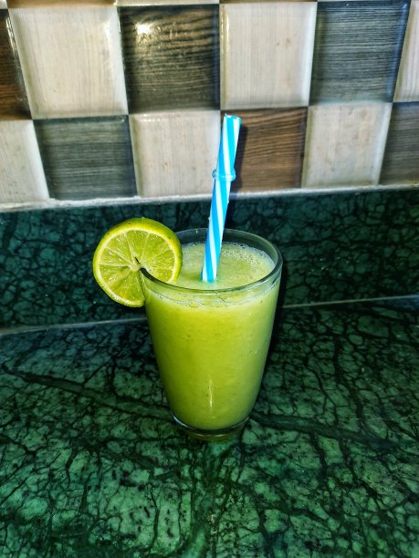 青芒果汁(夏季饮料)图片下载