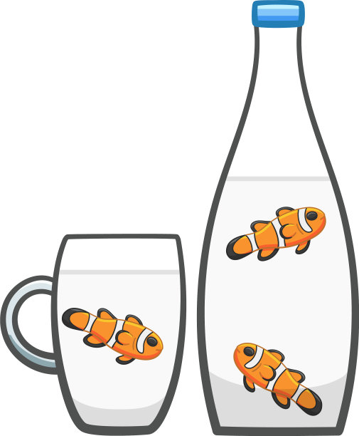 小丑鱼装在装有矿泉水的瓶子和马克杯里图片下载