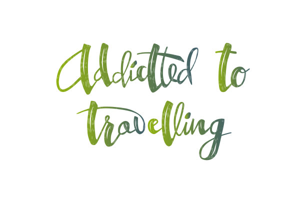 沉迷于旅行的绿色文字图片下载