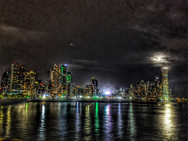 夜晚的巴拿马城图片下载