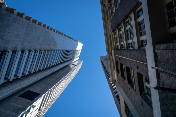 仰望建筑图片下载