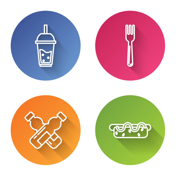 用吸管放置一排玻璃杯柠檬水图片下载