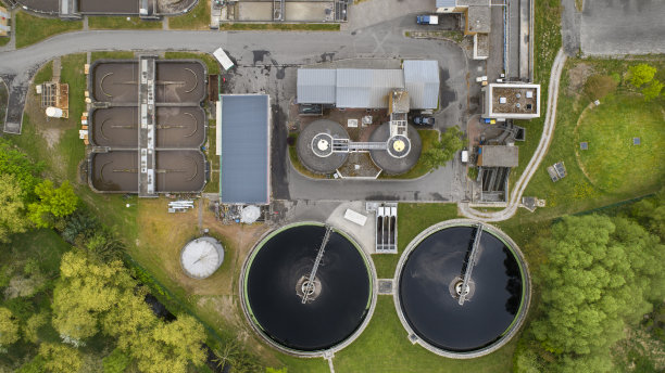 污水处理厂-污水净化，鸟瞰图图片下载