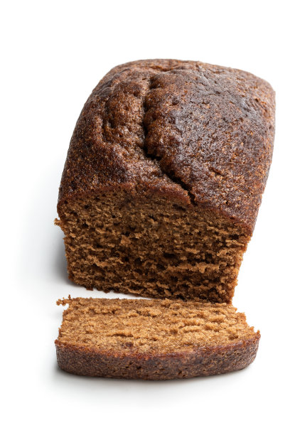 新鲜出炉的香蕉和巧克力面包孤立在白色图片下载