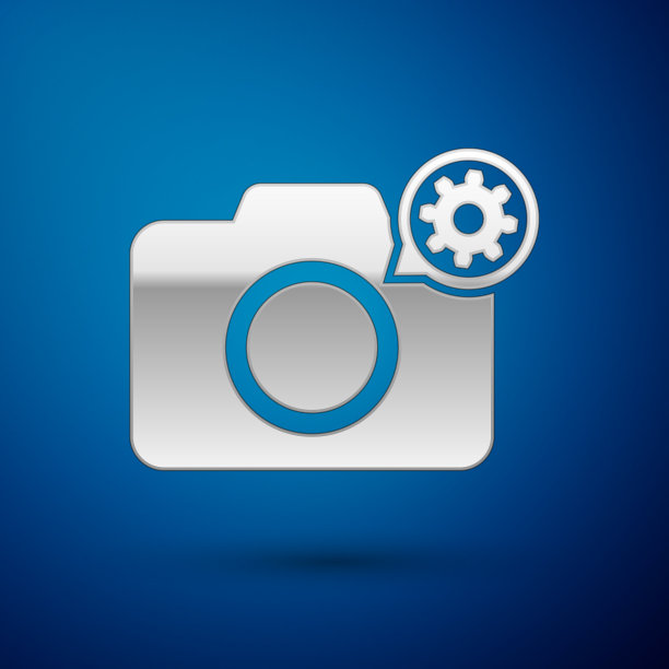 银色照片相机和齿轮图标孤立在蓝色图片下载