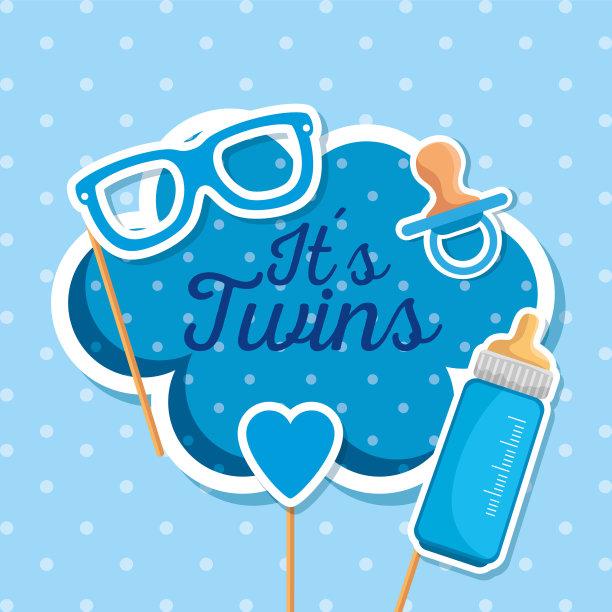 云标签双胞胎庆祝与喂养图片下载