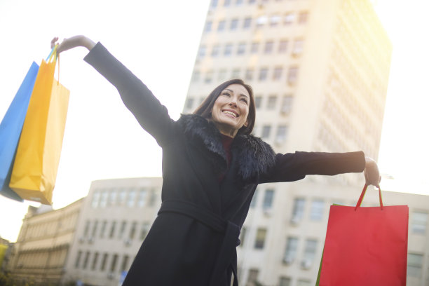 快乐女人购物图片下载