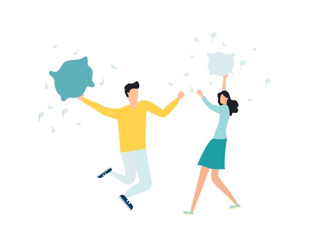 枕头大战。无忧无虑的枕头大战。平坦的卡通。矢量图图片下载