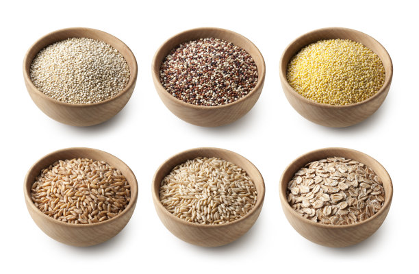 木碗里的各种谷物。奎奴亚藜种子。混合奎奴亚藜种子。小米谷物。拼写谷物。燕麦颗粒。燕麦片。图片下载