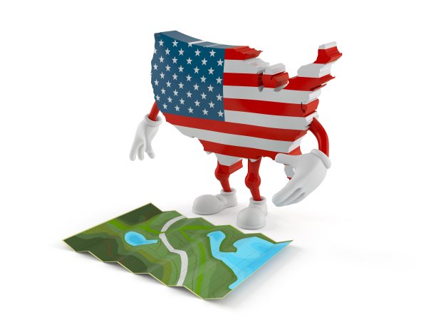 美国人物在看地图图片下载