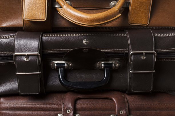 封闭的复古皮箱作为背景的特写图片下载
