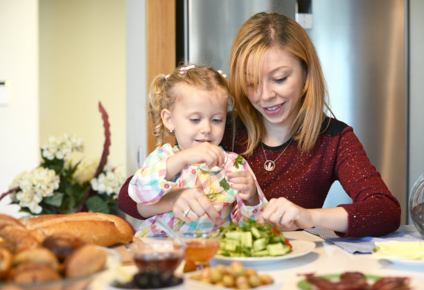 母亲和女儿素材图片