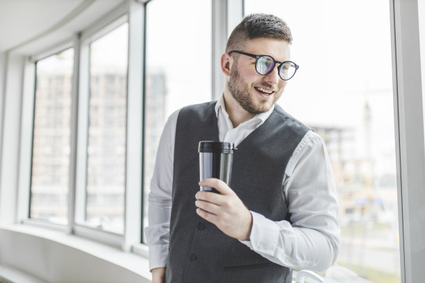 人喝咖啡图片下载