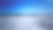白雪皑皑的湖面，碧空无云，四周是森林图片下载