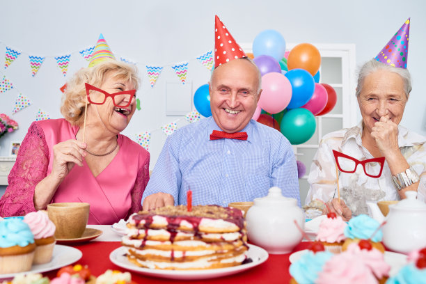 情感上的资深朋友在玩图片下载