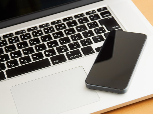 笔记本电脑和智能手机图片下载