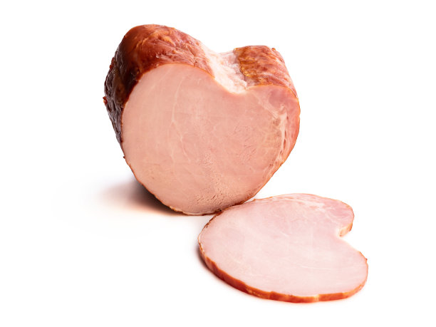 心型烟熏猪腰肉孤立在白色图片下载