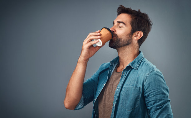 第一口咖啡……图片下载