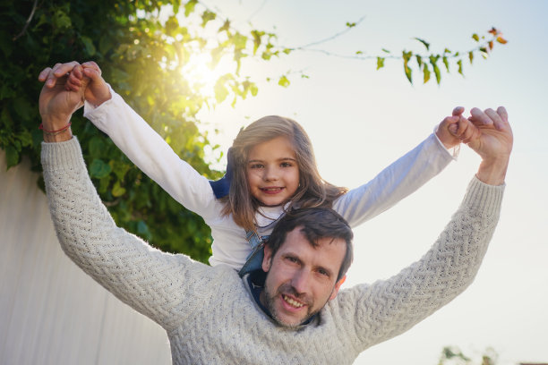 她永远是我的小女孩图片下载