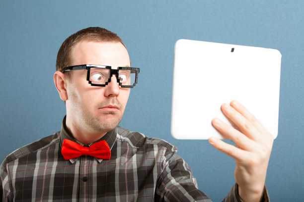 搞笑男性抱片图片下载