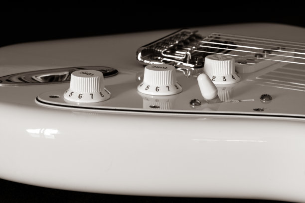 电吉他细节上的黑色背景图片下载