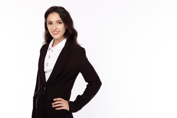 描绘成功成熟的女商人。自信的商务专业女性在漂亮的套装微笑。商务女性获得自信和成功的商业，叉腰。孤立在白色，复制空间图片下载