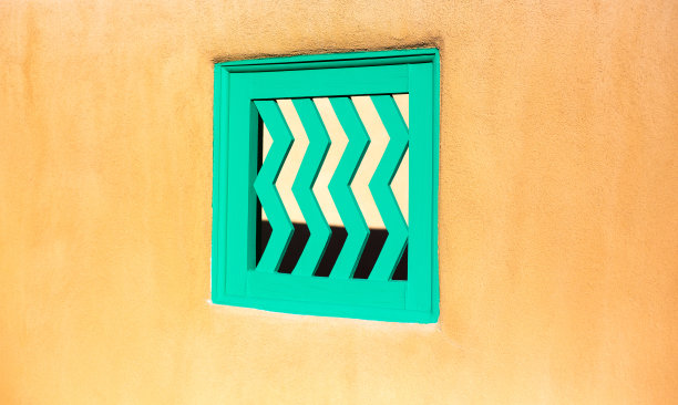 圣塔菲，NM:绿松石-绿色窗户在土坯墙(特写)图片下载