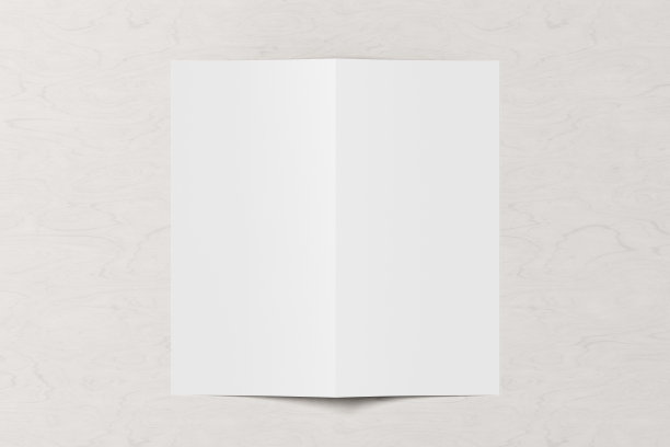 空白方形传单封面。双折页或半折页小册子与剪切路径隔离。图片下载