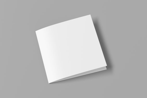 空白方页传单封面。双折页或半折页小册子与剪切路径隔离。图片下载