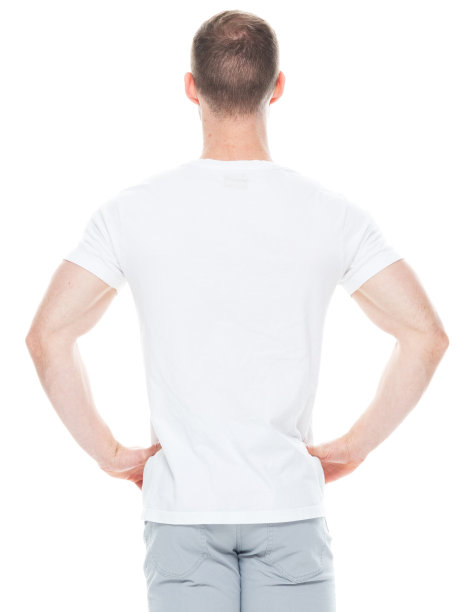 白人年轻男性穿着裤子站在白色背景前图片下载