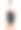 白人年轻女子运动员戴着泳镜，手持水瓶在白色背景前游泳图片下载