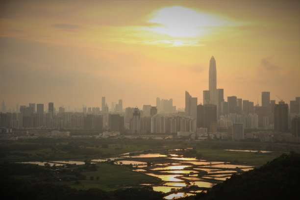 暮色中的深圳天际线剪影，中国图片下载