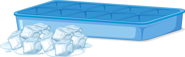 在白色背景上堆冰和空冰盘图片下载