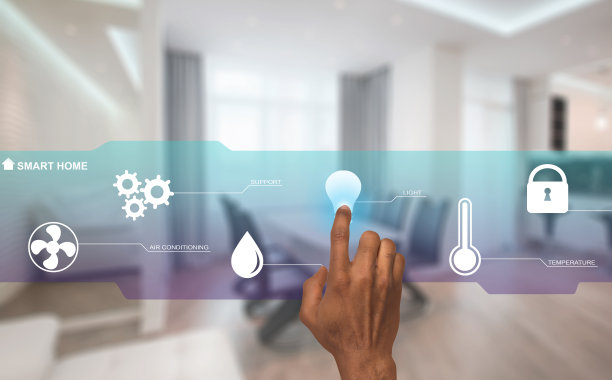 物联网。千禧一代使用远程智能家居控制系统，按虚拟屏幕上的按钮，拼贴图片下载