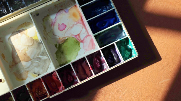 彩色水彩调色板与彩色染色图片下载