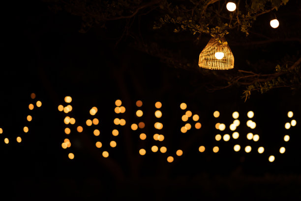 灯光和散景在夜晚的时间背景图片下载