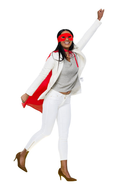 拉丁美洲和西班牙裔的女英雄站在白色背景下穿着斗篷图片下载