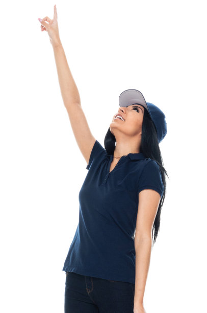 拉丁美洲和西班牙裔女性体力劳动者站在白色背景穿polo衫图片下载