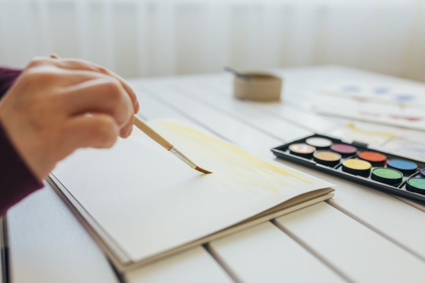 画水彩画的女人图片下载