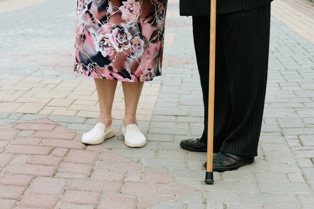 老年妇女和老人图片下载