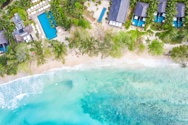 塞舌尔海滩马埃岛豪华度假游泳池海象征性照片无人机查看航拍图片下载