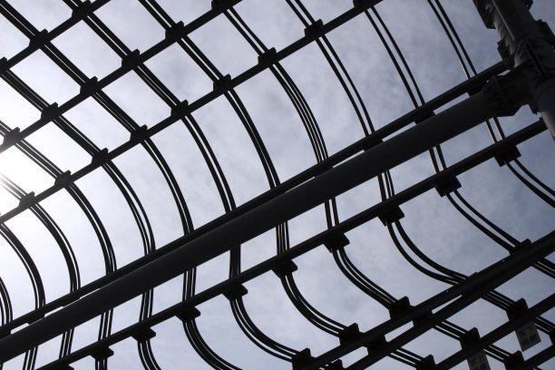 抽象的背景材料照片，许多电力线路连接在多层图片下载