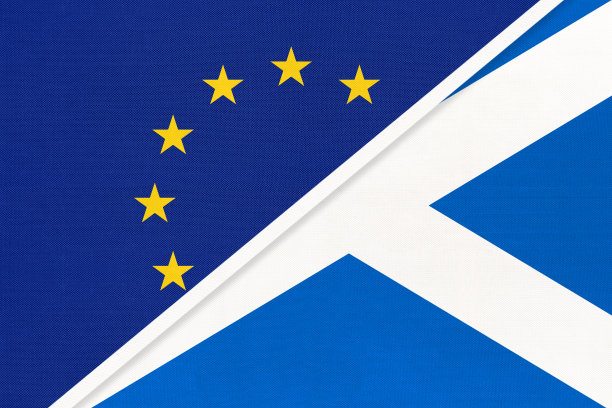 欧盟或欧盟vs苏格兰的纺织品国旗。象征欧洲委员会协会。图片下载