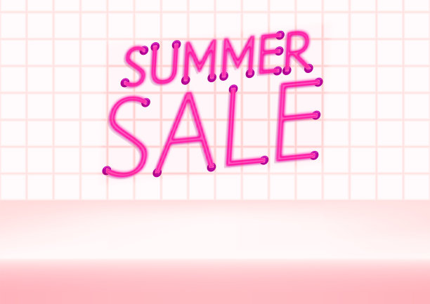 白色瓷砖背景上的粉色霓虹灯大写标志着夏季促销。图片下载