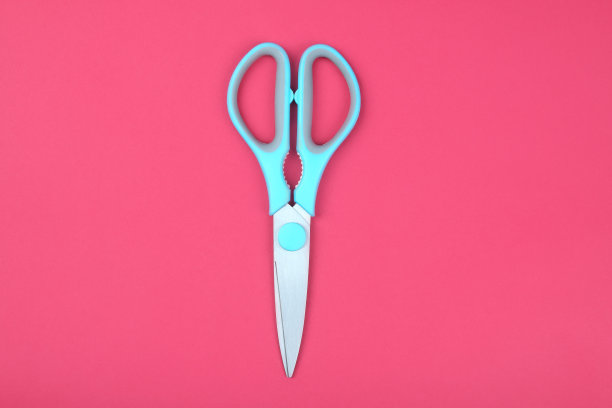 印度制造的带有粉色戒指的剪刀图片下载