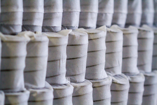 独立的床垫弹簧纺粘。口袋里的弹簧。图片下载