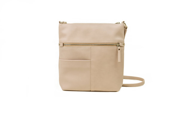 女人的包米色的白色背景图片下载